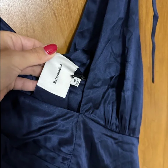 Reformation Pernille Silk Dress
$398
Navy - Picture 4 of 5